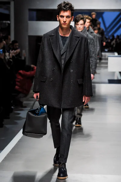 Look 28